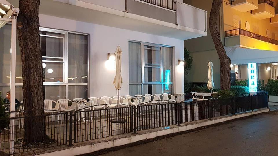 Hotel Lora ริมินี ภายนอก รูปภาพ